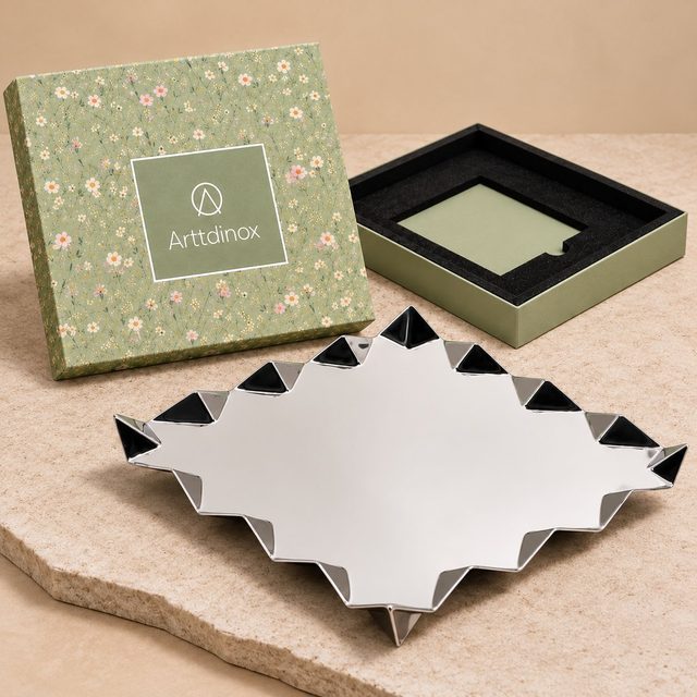 Arttd'inox Criss Cross Platter 300x300 in Steel, team uniform