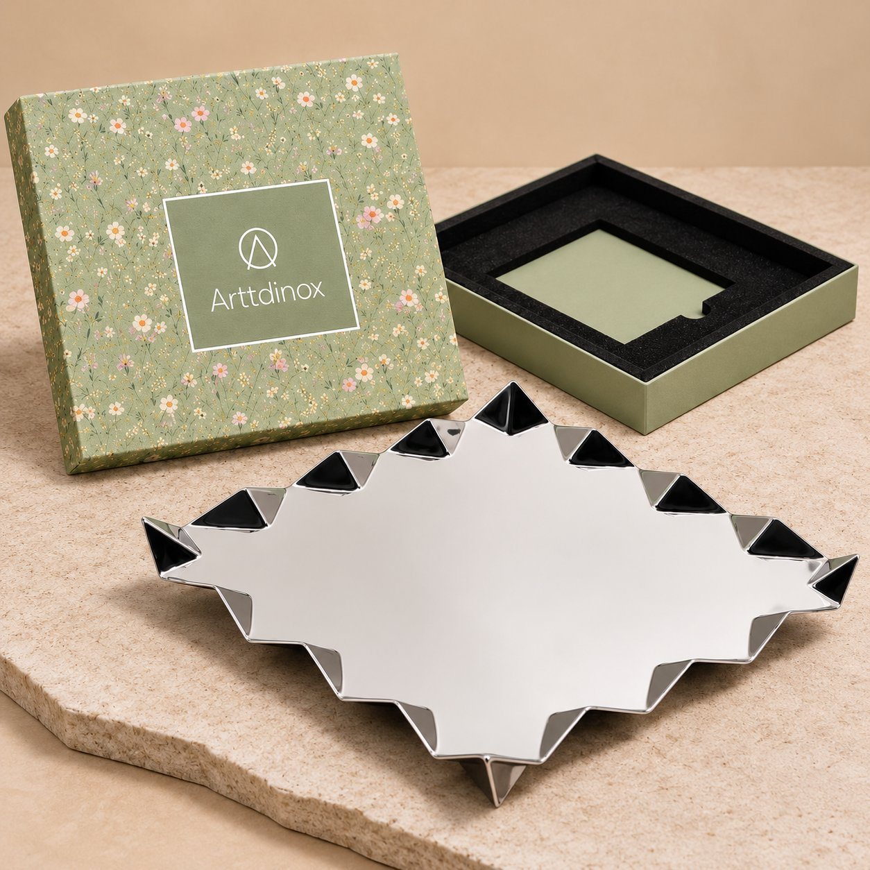 Click to zoom Arttd'inox Criss Cross Platter 300x300 in Steel, team uniform